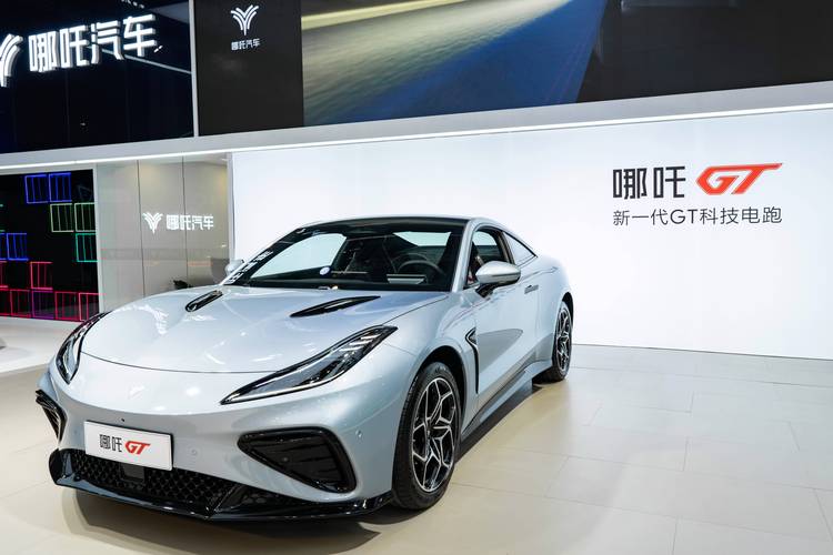 广州天河区展建隆企业管理咨询哪吒汽车在智能汽车领域的表现，领途汽车在新能源汽车市场中的影响力